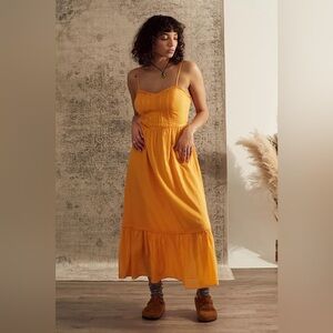 NWOT UO Delilah Midi Vestido de Sol